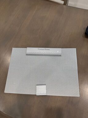 Ventura Home NEW 8 Piece Woven Vinyl Placemats Indoor/Outdoor Square Pewter